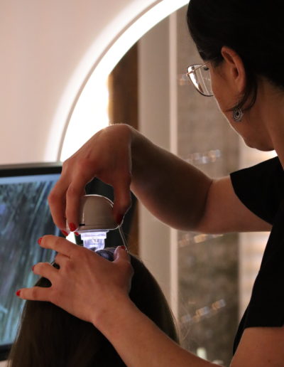 Rituel Headspa et hairspa haut de gamme BellArte institut de beauté et bellarte coiffure massage du cuir chevelu et soins des cheveux