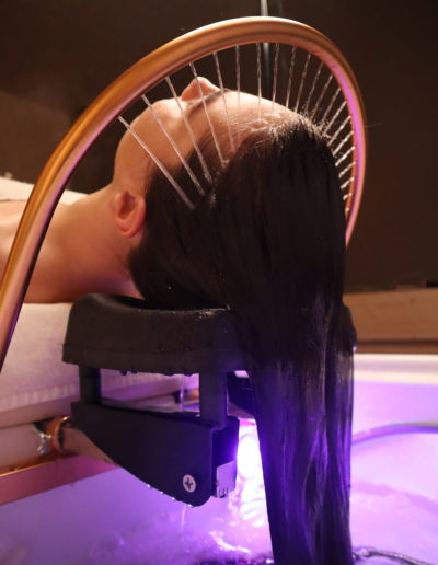Rituel Headspa et hairspa haut de gamme BellArte institut de beauté et bellarte coiffure massage du cuir chevelu et soins des cheveux